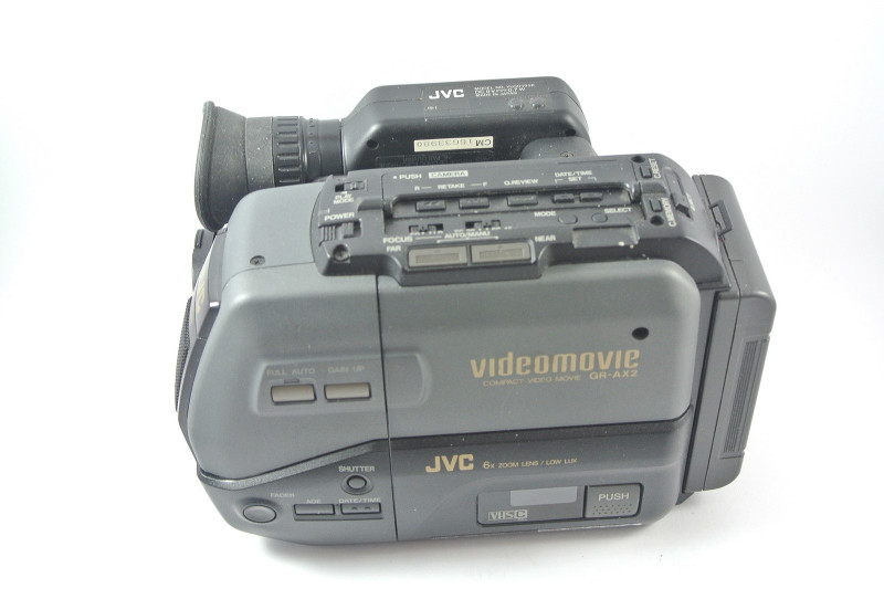 JVC VIDEO MOVIE GR-AX2 Compact VHS C-VHS Pal Camcorder & Case *UNTESTED