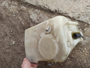 Boca za vodu za pumpom CLK w208