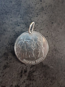 Srebreni privjesak medaljon