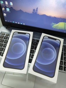IPHONE 12  64GB Novo Vakum Garancija