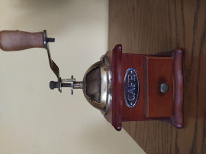 Vintage drveni mlin za kafu