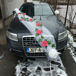 Dekoracija za auto vjencanje