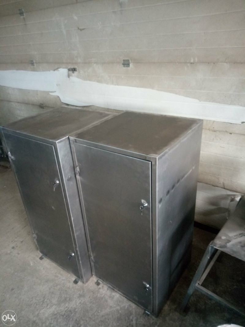 Metalni ormar dim.1250x600x600mm.
