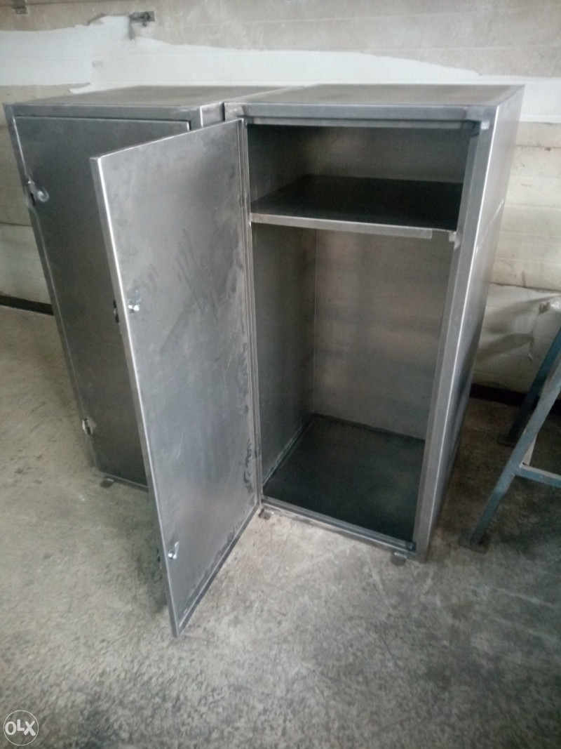 Metalni ormar dim.1250x600x600mm.