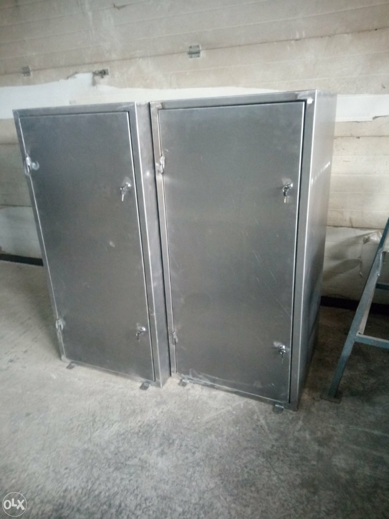 Metalni ormar dim.1250x600x600mm.
