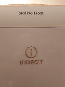 Frižider INDESIT (Total No Frost) sa komorom