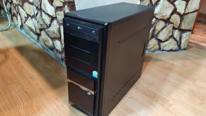 Računar (Intel Celeron 430)