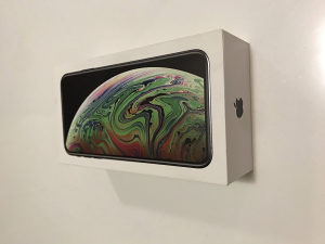iPhone Xs Max: kutija, Space Gray, 64GB