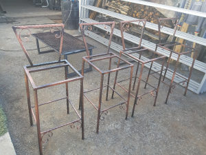 Kovane stolice metal zeljezo celik barske stolice za ka