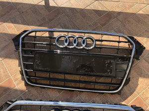 Audi a4 facelift 2012-2015 maska sa otvorima za senzore