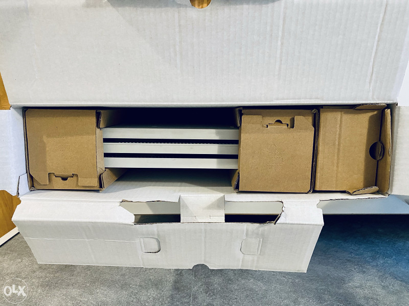 PS4 PRO 1TB 2 dzojstika (bijeli i plavi)