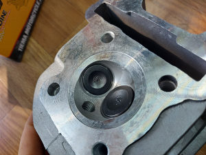 Glava motora 125 i 150cc 4t kinez skuter yamasaki sprin