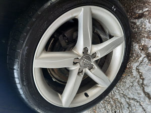 18 ORIGINAL Audi Sline feluge sa Pirelli gumama