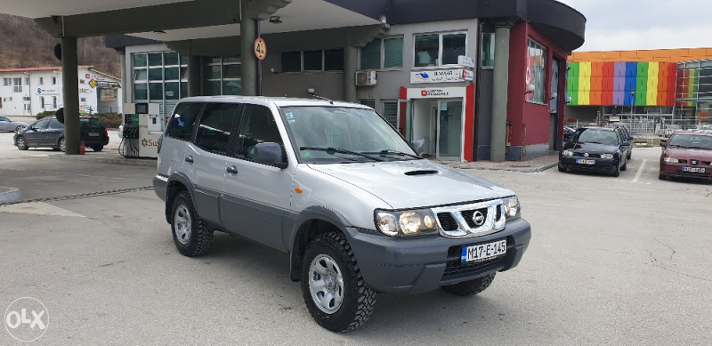 nissan terrano 4x4 olx