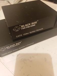 Black Box AV CAT5 splitter