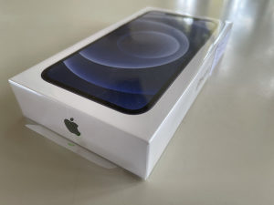 Apple iPhone 12 128 GB *2 godine garancija*