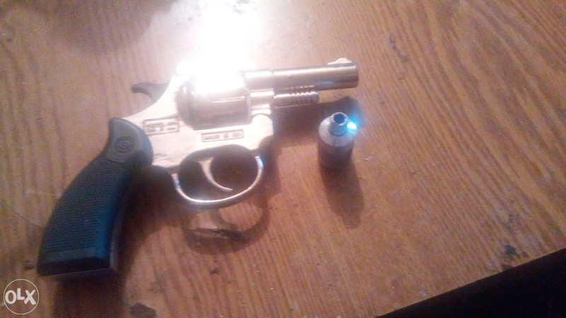 Prodajem kolutas startni revolver 6mm plašljivac - Vazdušni pištolji