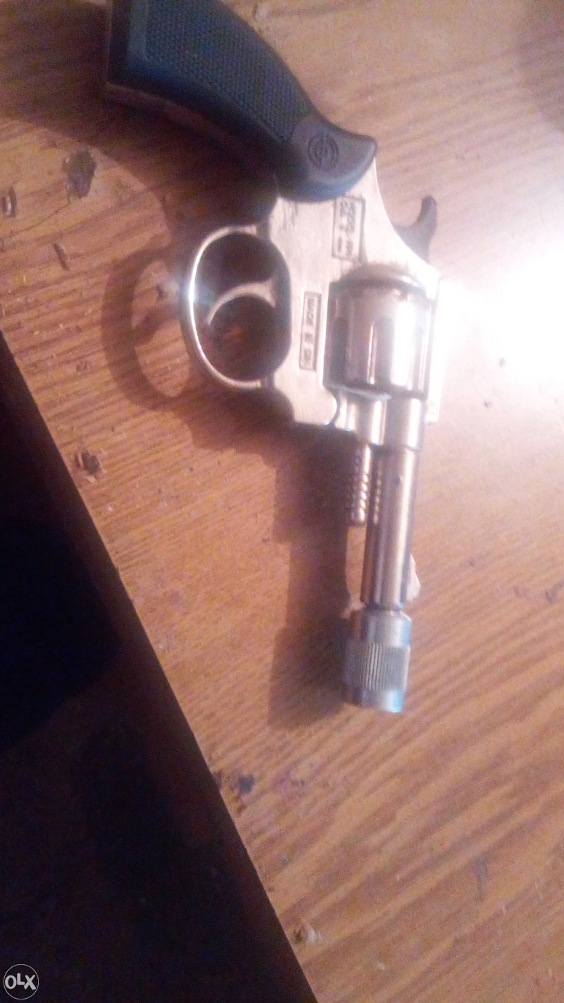 Prodajem kolutas startni revolver 6mm plašljivac - Vazdušni pištolji