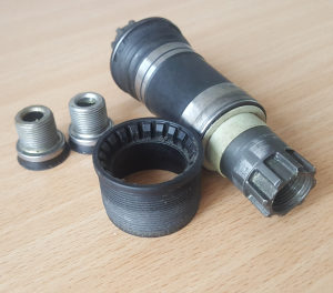 Shimano patrona pogona sa šarafima BB-ES25 113mm