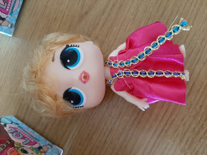 Dječija mini igračkica lutkica sa plavom kosom LOL