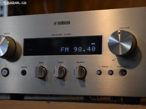 Yamaha R840 receiver