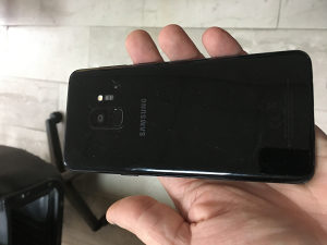 Samsung S9 razbijen