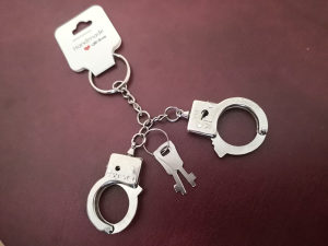 Privjesak za kljuceve policijske lisice