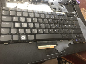 Dell laptop tastatura