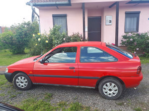 Ford Escort limuzina