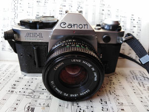 Canon AE-1 program film kamera