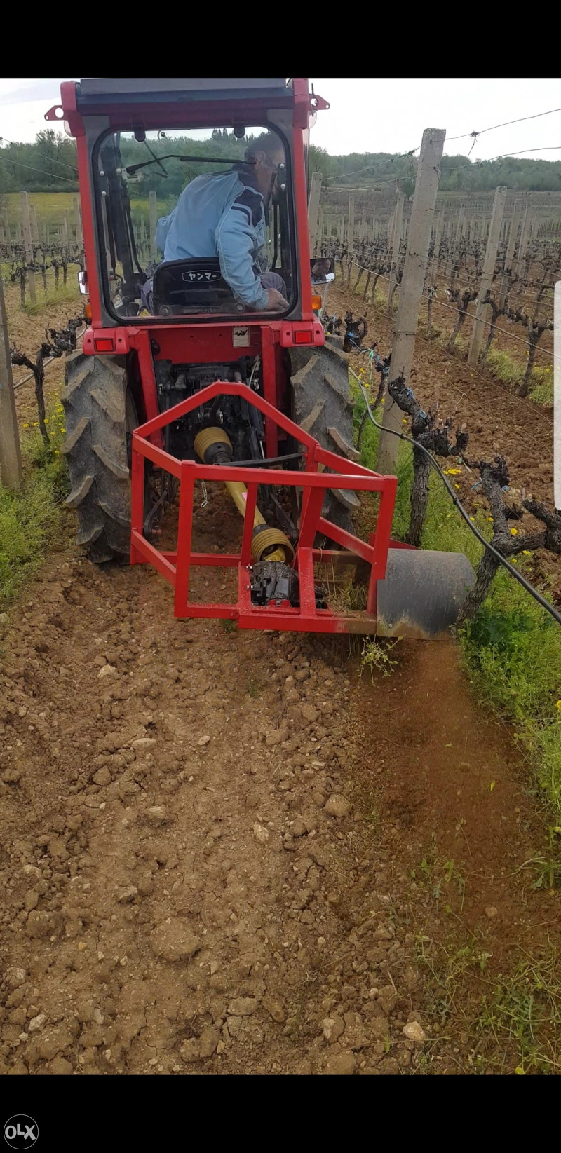 Traktorska pomična freza za vinograde (Yanmar, Kubota)