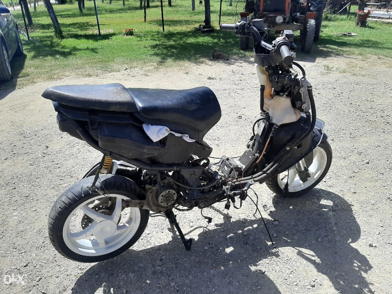 Aprilia sr 50 2014 di tech dijelovi