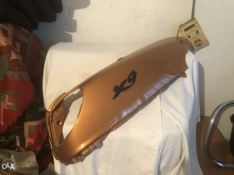 Piaggio x9 bocna desna plastika stranica