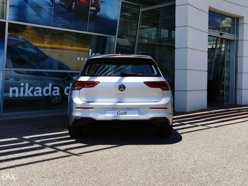 Volkswagen Golf 8 1.0 TSI Life (110 KS)