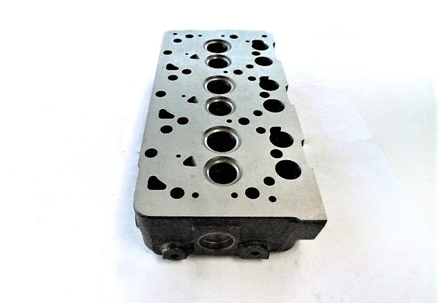 KUBOTA D905 Glava motora 16020-03040