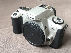 Canon EOS 300 filmski aparat