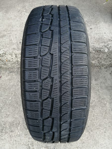 Guma 235 65 17 Nokian 1 komad