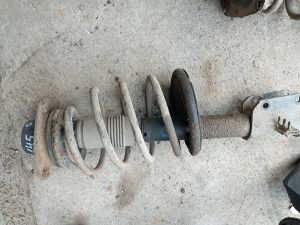 Alfa 145 prednji amortizer lijevi desni