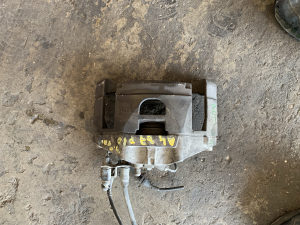 Prednja desna klijesta audi a4 b7 a6 4f a8