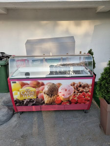 Vitrina za sladoled ISA Italija