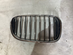 BMW G11 G12 BUBREG MASKA DESNA
