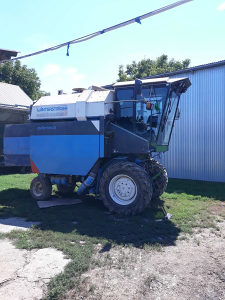 Kombajn Deutz Fahr 3360 hidro pogon adapter za kukuruz