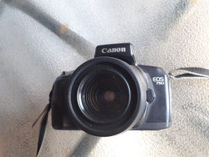 Fotoaparat Canon EOS 750
