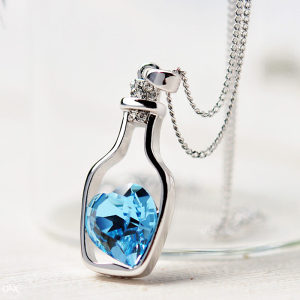 Ogrlica lančić plavo srce u boci