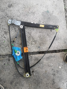Audi A4 podizac stakla 8E0 837 461B