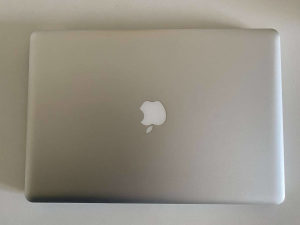 Apple MacBook Pro 15" i5 2.5GHz 8GB 1Tera HDD