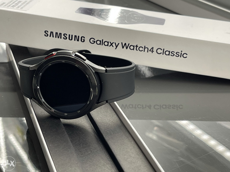 SAMSUNG Watch 4 Classic 42mm R880 eSIM / Watch4 Smartwatch (pametni