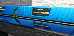 RAM CORSAIR VENGEANCE LP BLUE 8gb(2x4)DDR3 1600MHZ RAM
