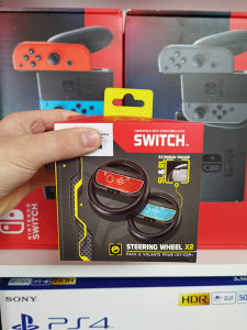 COMPATIBLE WITH/COMPATIBLE AVEC SWITCH