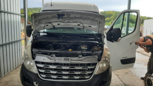 Farovi Maska Hauba Prsa Renault Master 2011 Dijelovi